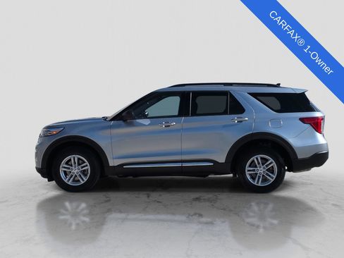 Used 2024 Ford Explorer XLT w/ Equipment Group 202A image 3
