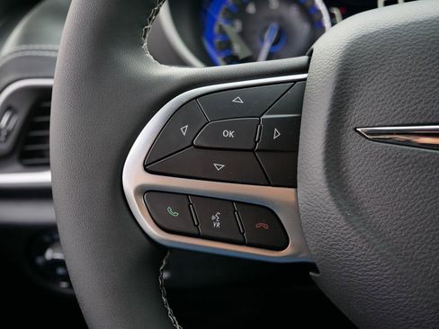 New 2026 Chrysler Pacifica Select image 25