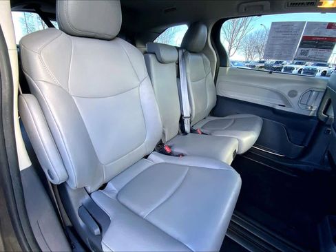 Used 2023 Toyota Sienna XLE image 20