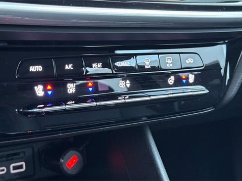 Used 2023 Chevrolet Bolt EUV Premier w/ Redline Edition image 20