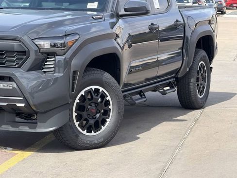 Used 2026 Toyota Tacoma TRD Off-Road image 3