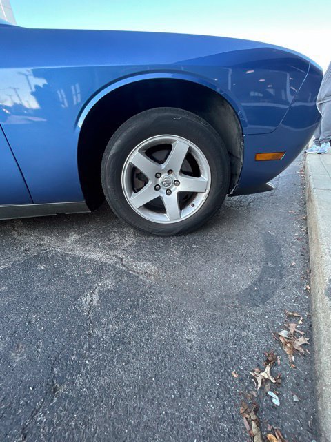 Used 2010 Dodge Challenger SE RWD image 13