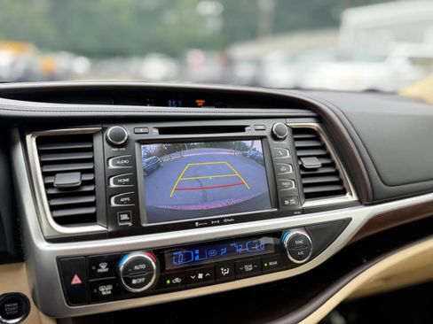 Used 2016 Toyota Highlander Limited AWD/4WD image 17