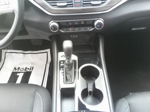 Used 2024 Nissan Altima 2.5 SV FWD image 22