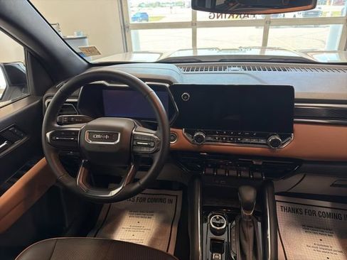 Used 2024 GMC Canyon AT4 w/ Canyon Safety Plus Package AWD/4WD image 19