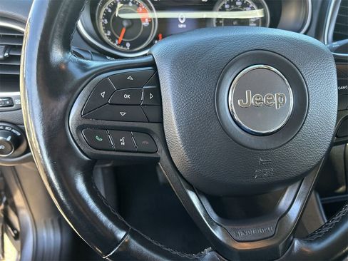 Used 2021 Jeep Cherokee Trailhawk image 20