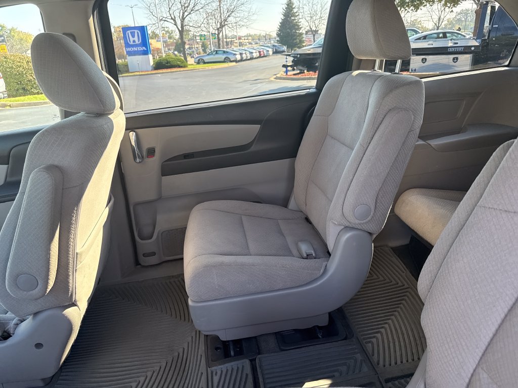 Used 2015 Honda Odyssey LX image 18