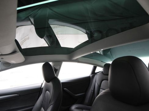 Used 2022 Tesla Model 3 Standard Range RWD image 22