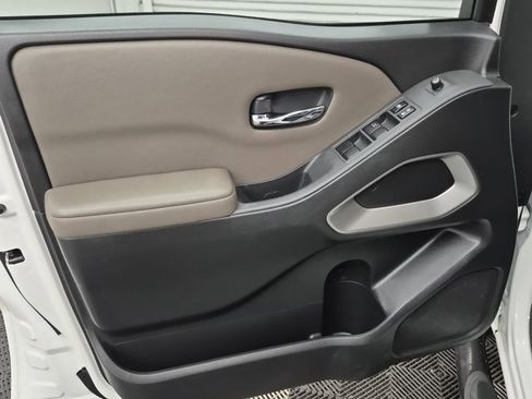 Used 2022 Nissan Frontier SV image 16
