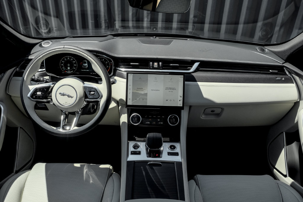New 2026 Jaguar F-PACE R-Dynamic S AWD/4WD image 20