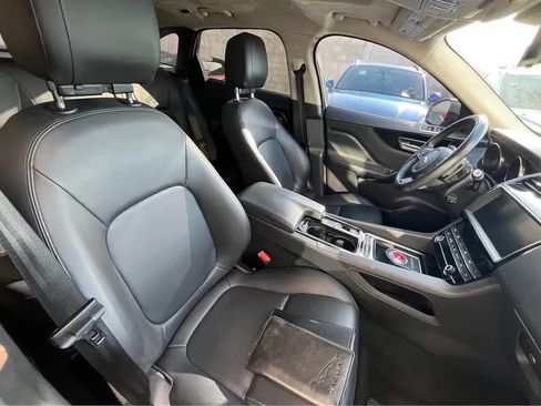 Used 2020 Jaguar F-PACE Premium image 15