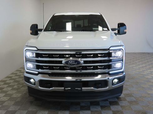 Used 2024 Ford F250 Lariat image 2