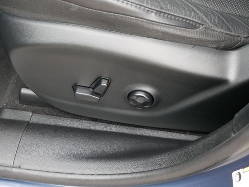 Used 2019 Jeep Cherokee Limited AWD/4WD image 20