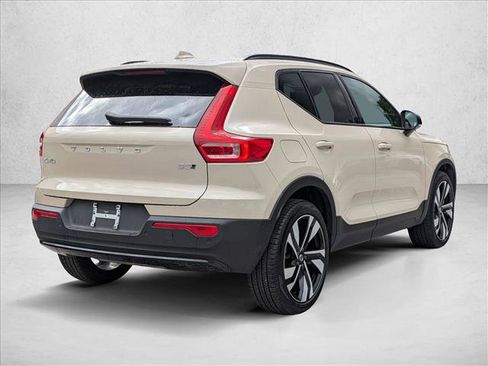 Used 2025 Volvo XC40 B5 Ultra w/ Protection Package Premier AWD/4WD image 5