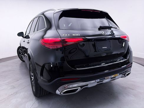 Used 2024 Mercedes-Benz GLC 300 w/ AMG Line image 10