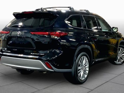 Used 2023 Toyota Highlander Platinum AWD/4WD image 13