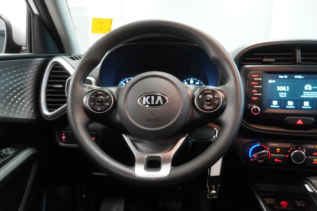Used 2021 Kia Soul LX FWD image 17