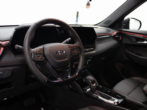 Used 2024 Chevrolet TrailBlazer RS image 14