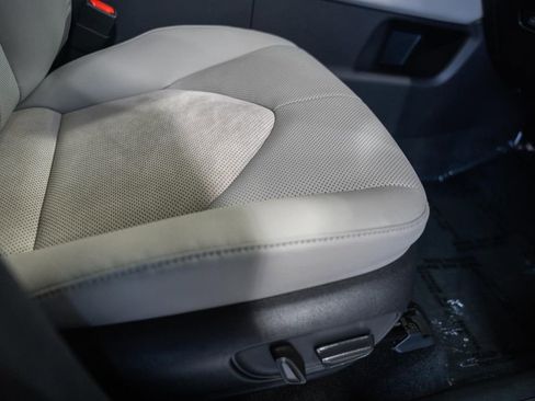 Used 2025 Toyota Grand Highlander AWD Hybrid image 40