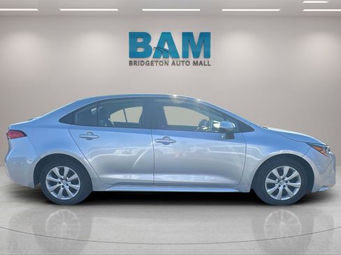 Used 2021 Toyota Corolla LE image 11
