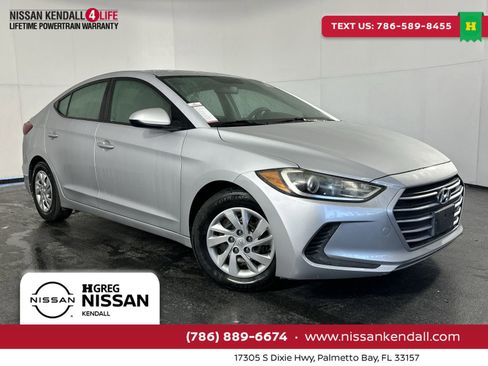 Used 2017 Hyundai Elantra SE image 1