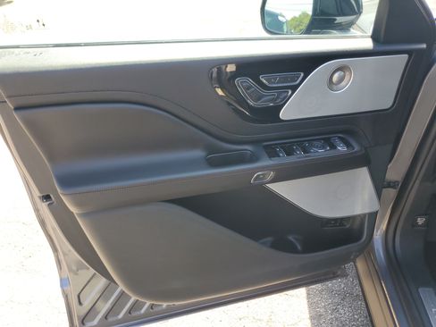Used 2024 Lincoln Aviator Reserve w/ Equipment Group 201A AWD/4WD image 10