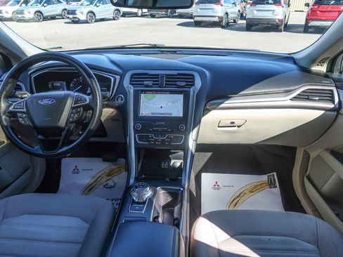 Used 2019 Ford Fusion SE image 17