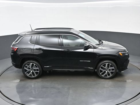 Used 2025 Jeep Compass Limited w/ Elite Group AWD/4WD image 42