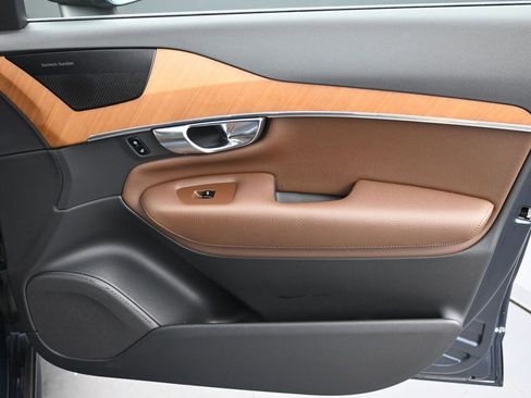 Certified 2022 Volvo XC90 T6 Momentum image 14