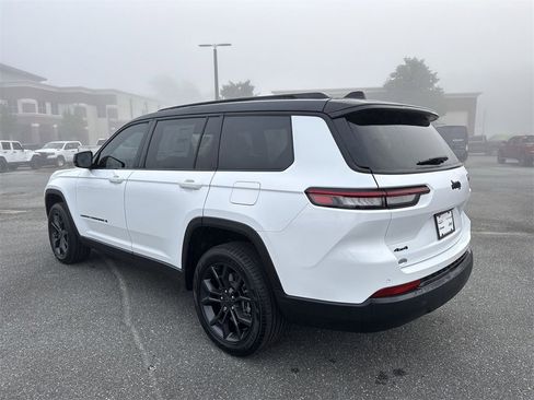 New 2025 Jeep Grand Cherokee L Limited w/ Trailer Tow Package image 5