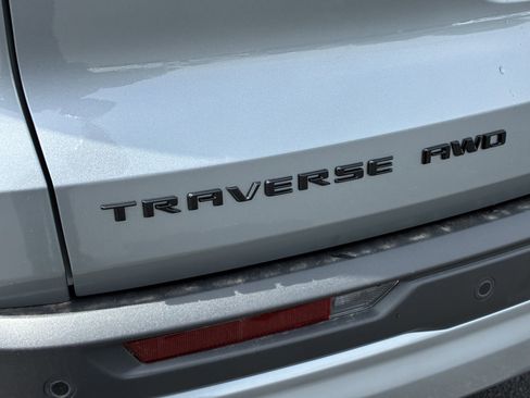 New 2026 Chevrolet Traverse Z71 w/ Enhanced Driving Package AWD/4WD image 8