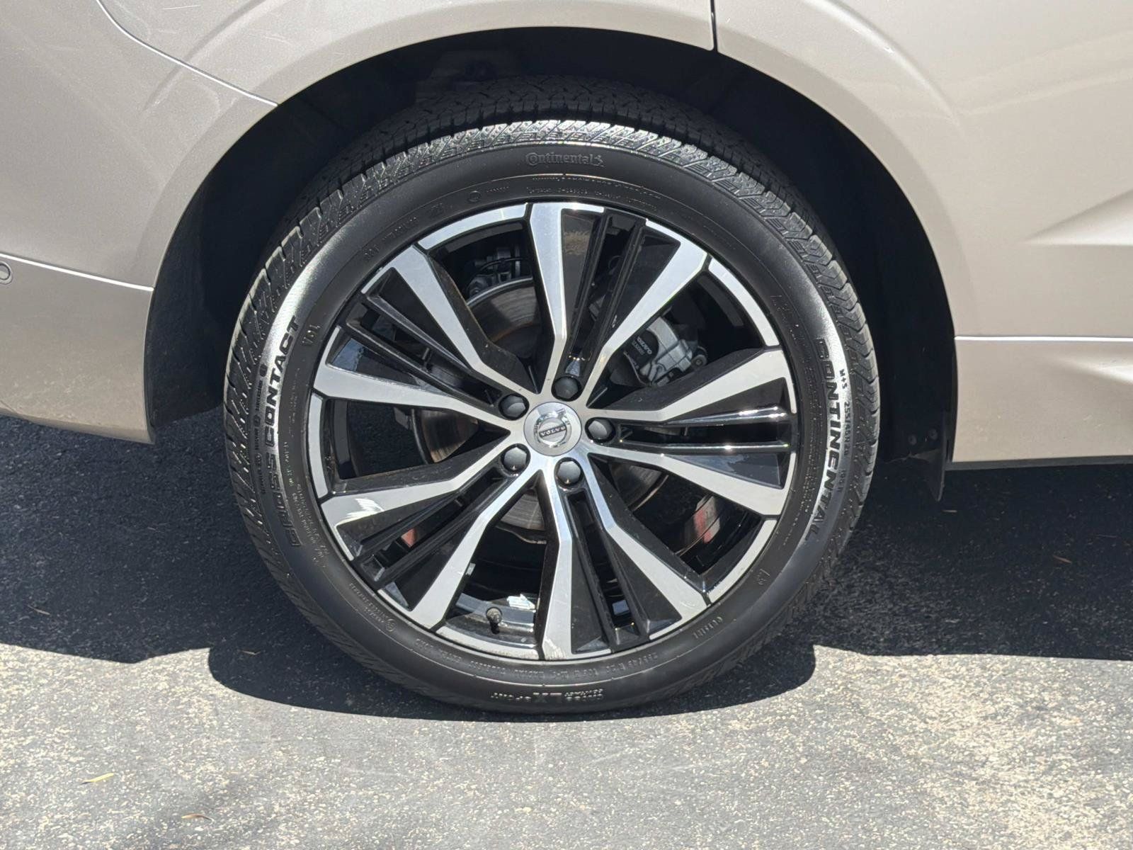 Certified 2023 Volvo XC60 B5 Plus w/ Climate Package AWD/4WD image 27