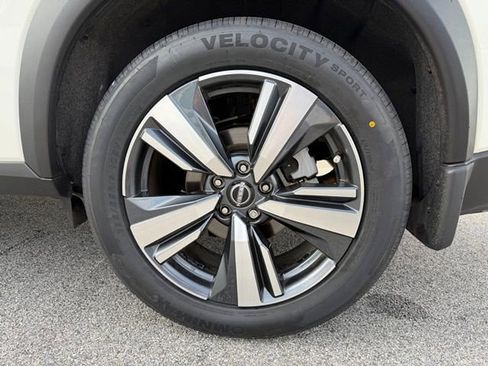 Used 2023 Nissan Rogue SL w/ SL Premium Package image 22