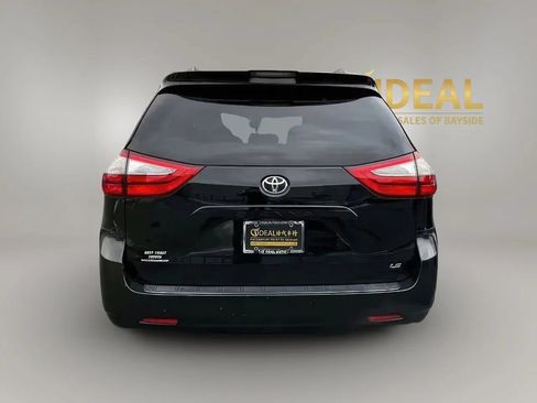 Used 2018 Toyota Sienna LE FWD image 4