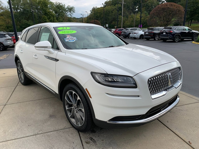 Certified 2023 Lincoln Nautilus Reserve AWD/4WD image 9
