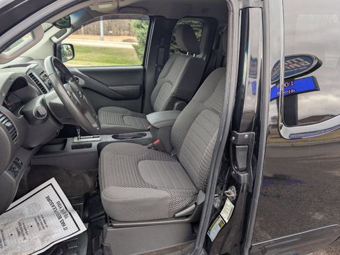 Used 2012 Nissan Frontier SV image 14