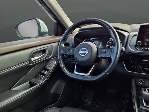 Used 2022 Nissan Rogue SL FWD image 17