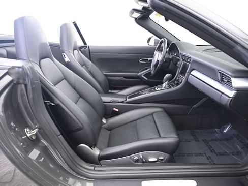 Used 2014 Porsche 911 Carrera 4S image 22