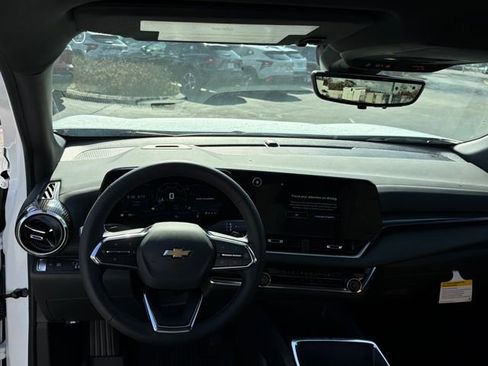 New 2026 Chevrolet Equinox LT w/ Safety and Technology Package FWD image 25