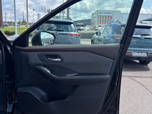 Certified 2023 Nissan Rogue SV AWD/4WD image 14