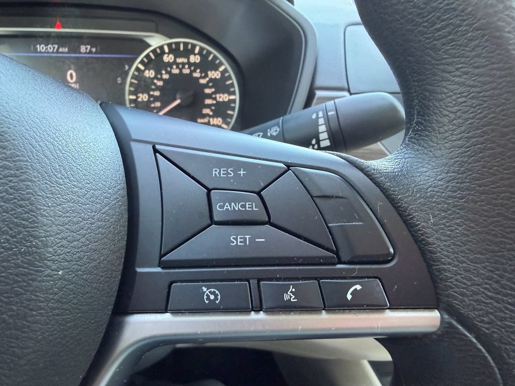 Used 2025 Nissan Altima 2.5 SV FWD image 27
