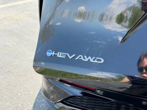 Used 2025 Toyota Sienna XSE AWD/4WD image 37