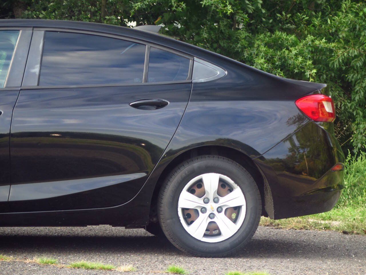 Used 2016 Chevrolet Cruze LS FWD image 21
