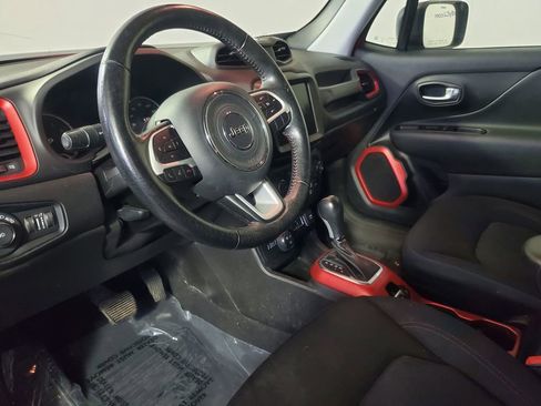 Used 2020 Jeep Renegade Trailhawk w/ UConnect 8.4 Nav Group image 19