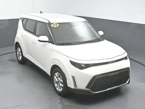 Used 2024 Kia Soul LX w/ Option Group 015 FWD image 42