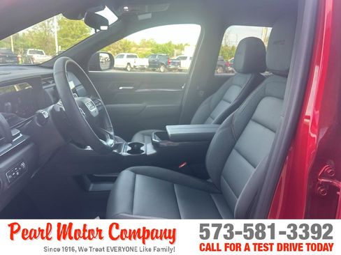 Used 2026 GMC Terrain AT4 AWD/4WD image 11