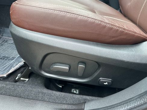 Used 2017 Subaru Forester 2.5i Touring AWD/4WD image 13