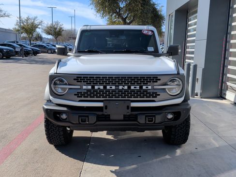 Used 2023 Ford Bronco Badlands image 3