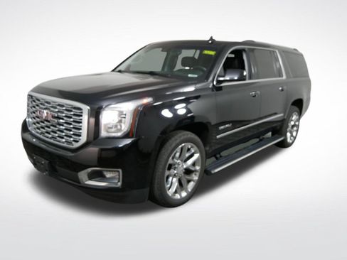 Used 2019 GMC Yukon XL Denali w/ Denali Ultimate Package AWD/4WD image 9