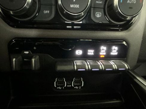 Used 2022 RAM 2500 Big Horn w/ Level C Equiment Group AWD/4WD image 13